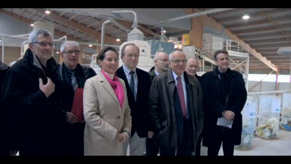 Ségolène Royal lors de l'inauguration de l'usine, il y a un an. (Capture d’écran d’une vidéo réalisée par Boucard Vidéo pour Oxalor.)