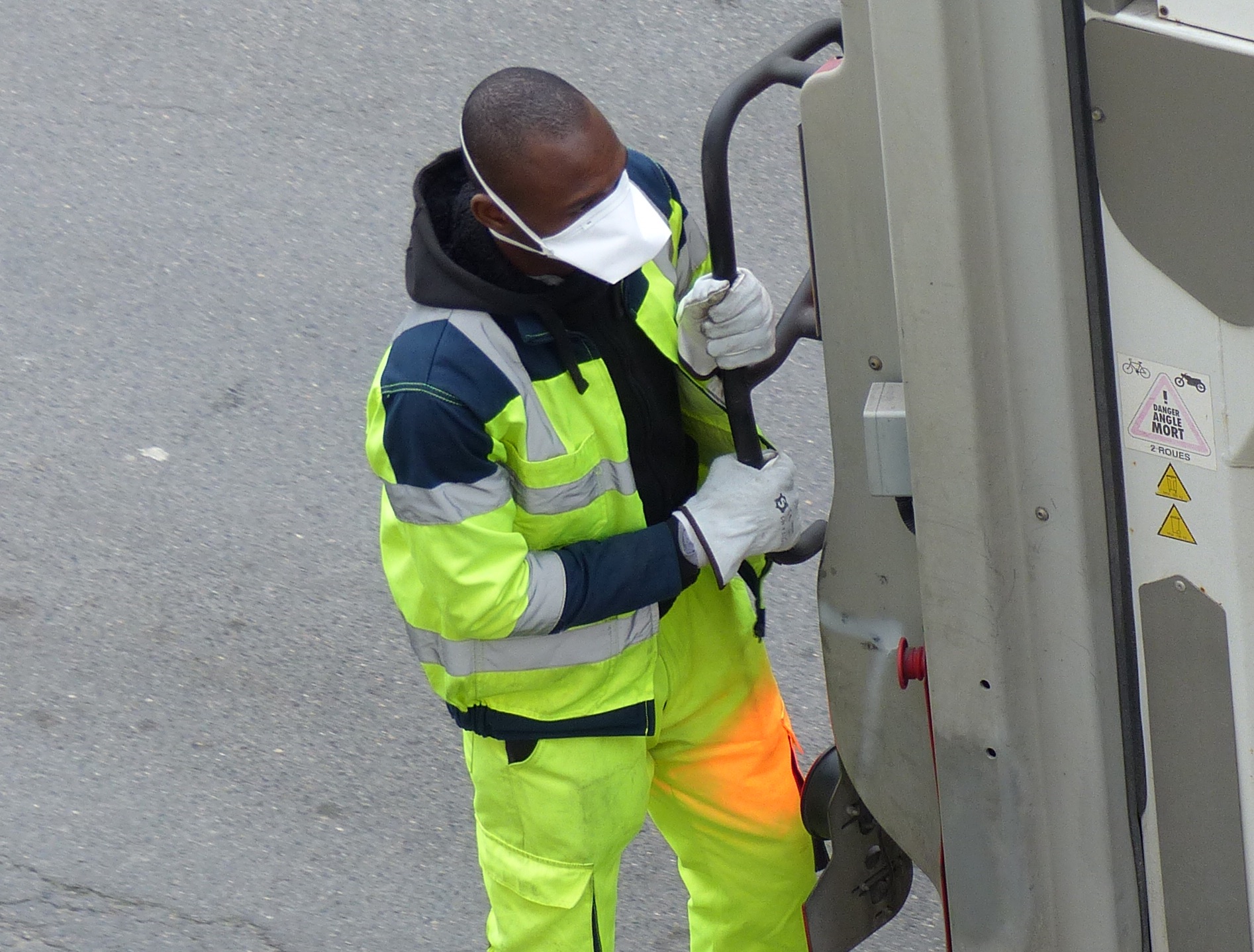 Coronavirus : comment éviter les risques de contamination pour les